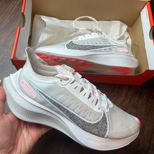 NEW IN BOX Nike zoom gravity size 7.5 women’s